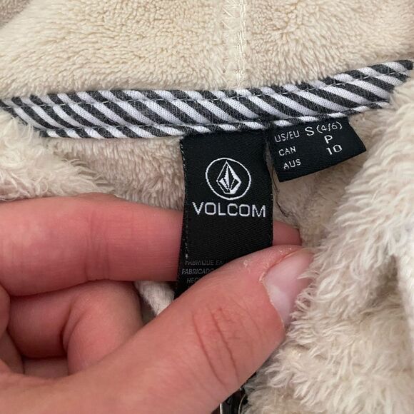 Volcom “Snugz N Hugz Hoodie” - Picture 8 of 9